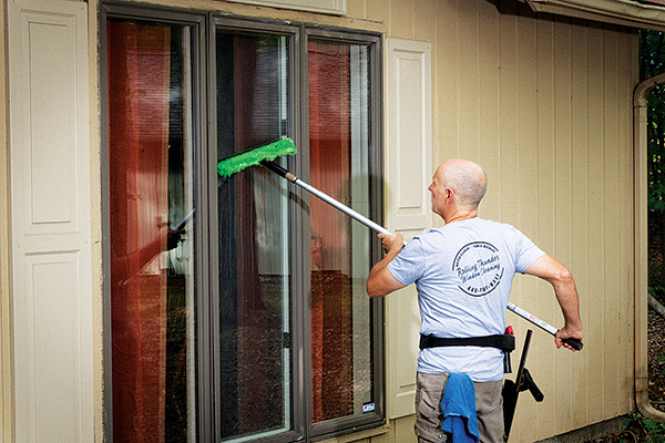 Mimi Vanderhaven | Rolling Thunder Window Cleaning & Power Washing can