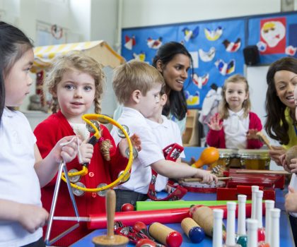 What are the benefits of Kindermusik classes?